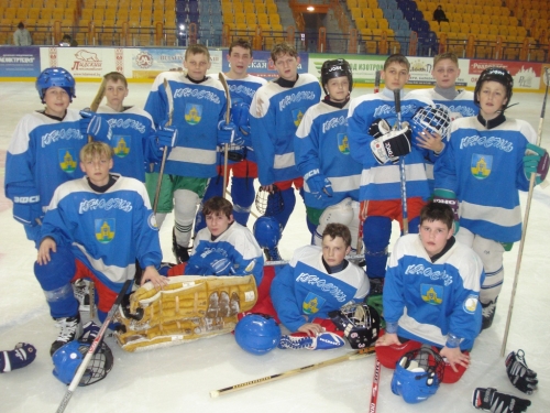 Команда Золотая шайба 1998-99г.г.р. 02-4.03.2011г.